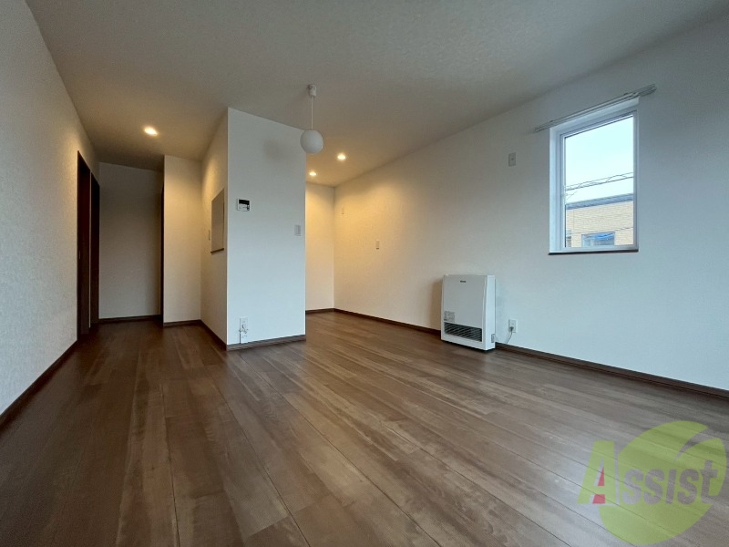 居室・リビング　広くてきれいなリビングです！快適に過ごせそうですね。