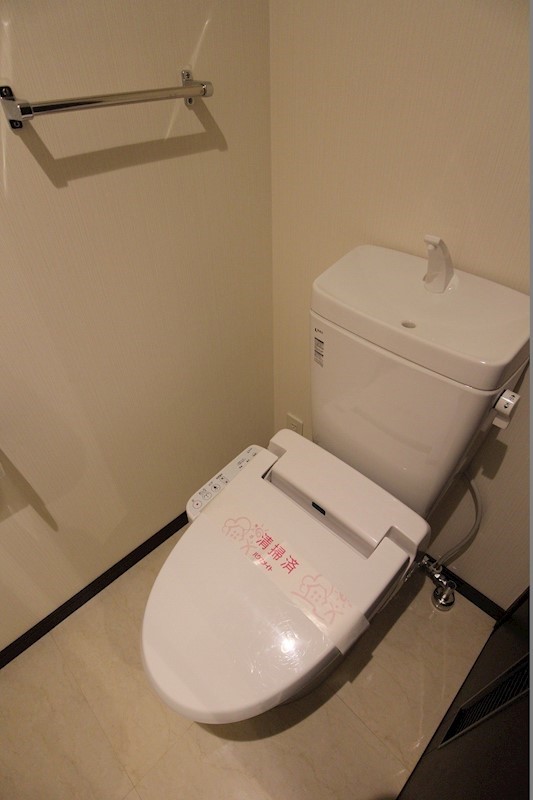 トイレ　※別号室参考写真