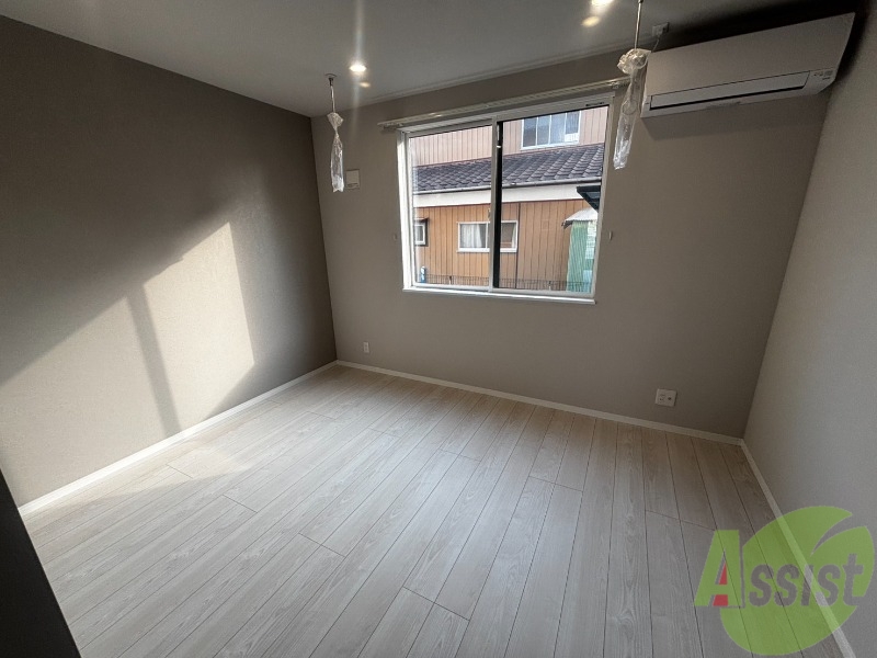 居室・リビング　きれいなＬＤＫが広がっていて居心地が良さそうですね。