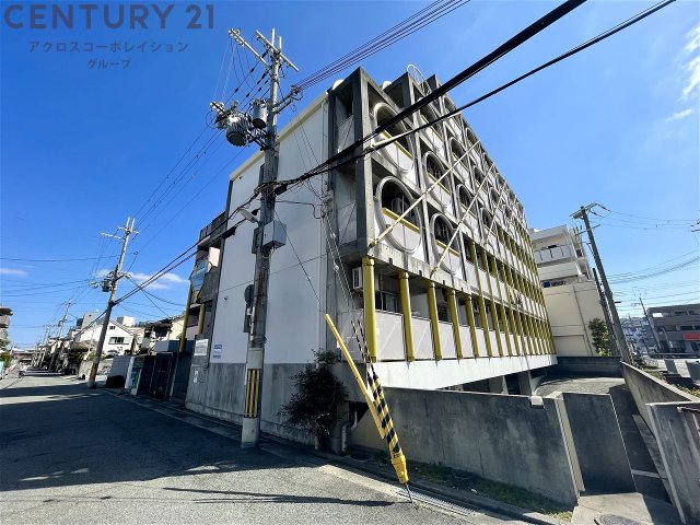 建物外観　オートロックで外部の人間が簡単に出入りできないため安心です。