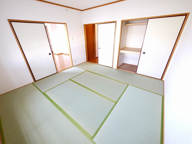 居室・リビング　和室、ちょっとしたくつろぎスペースにいかがでしょうか