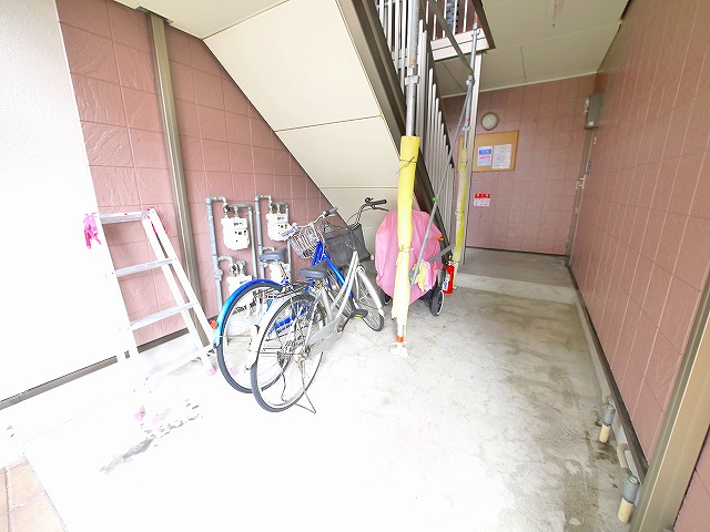 エントランス　ゆとりのあるエントランスです