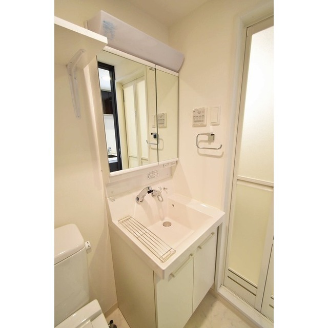 洗面設備　コンパクトで使いやすい洗面所