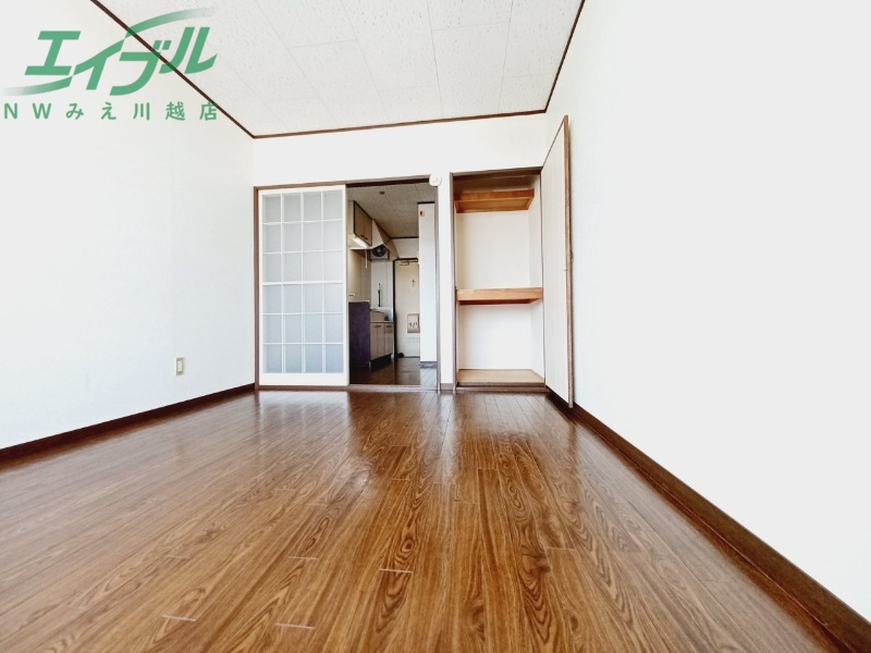 居室・リビング　別部屋参考写真です