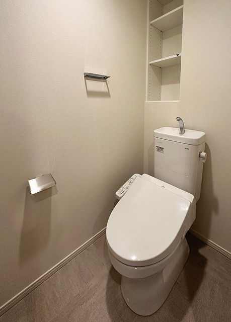 トイレ　※写真は同タイプ住戸です。