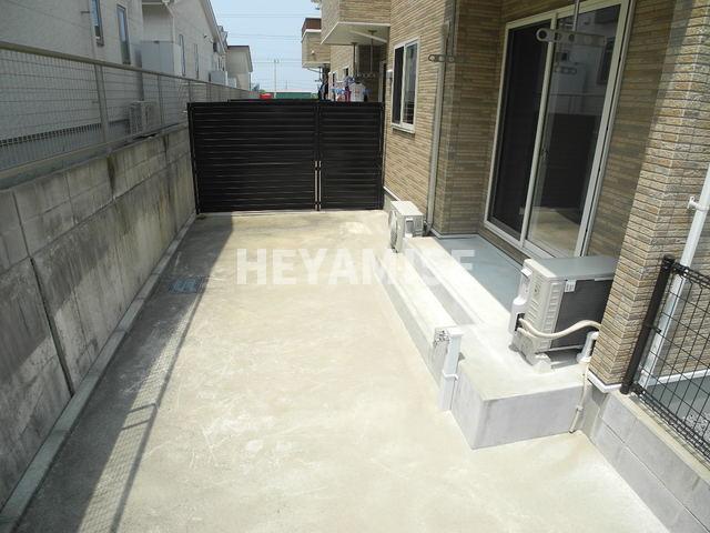 庭　※室内画像は別部屋のもの