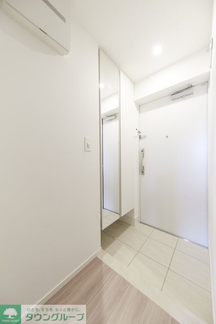 玄関　※写真は同タイプ住戸です。