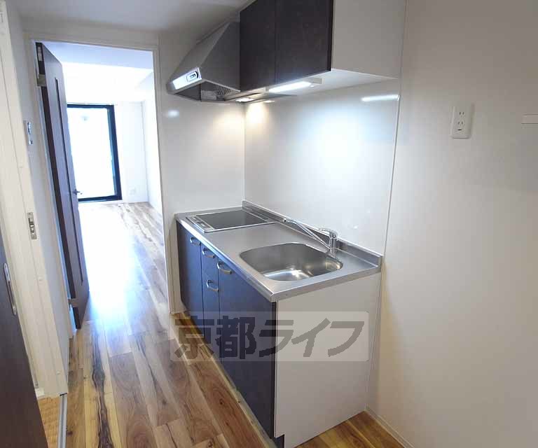 キッチン　使いやすそうなスタイリッシュ；システムキッチン