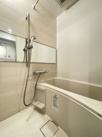 バス・シャワールーム　シンプルなトイレ！