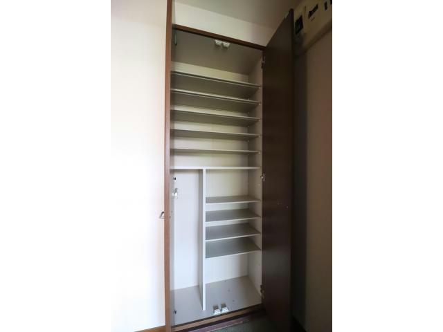 玄関　※別部屋写真・同間取り