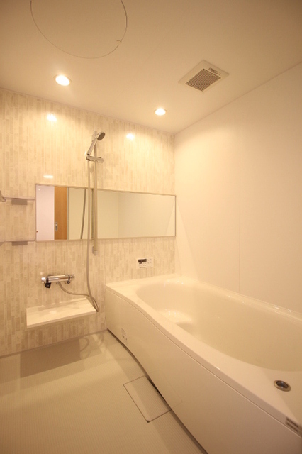 バス・シャワールーム　２０５　浴室