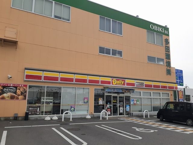 コンビニ　デイリーヤマザキ様（コンビニ）まで482m