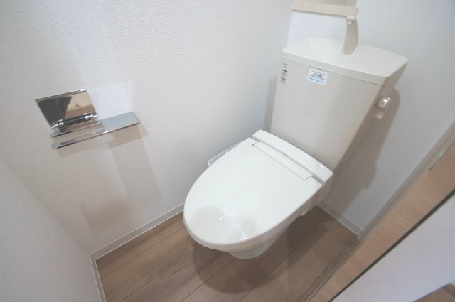トイレ　温水洗浄便座付トイレ