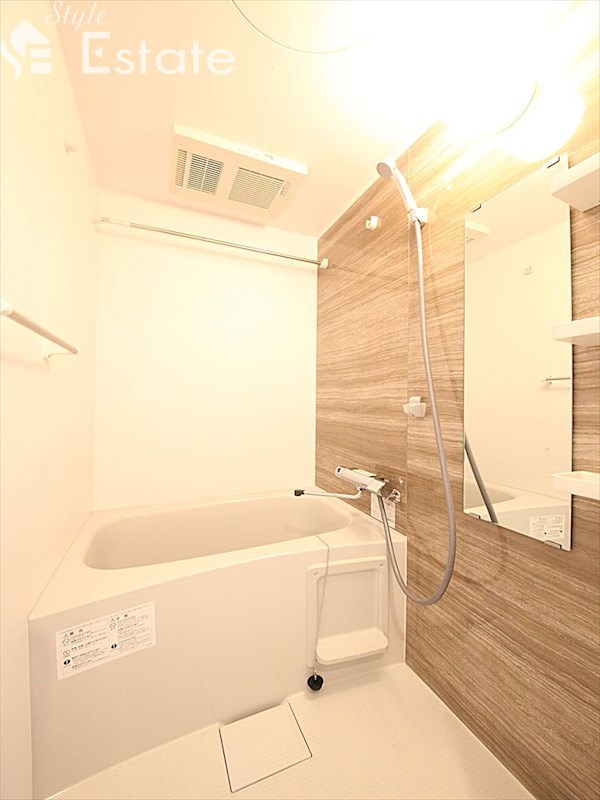 バス・シャワールーム　バスルーム