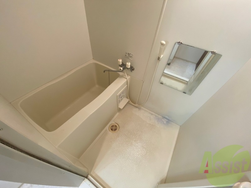 バス・シャワールーム　お風呂になります。一日の疲れを癒してくださいね。