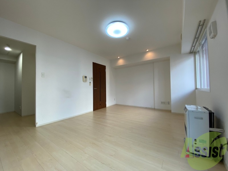 居室・リビング　広くてキレイなお部屋が広がっていて、充実した生活が送れそう。