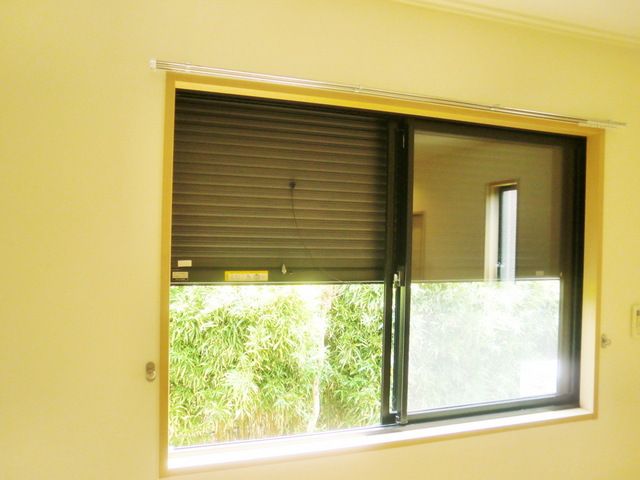 セキュリティ　★防犯シャッター付で安心です★