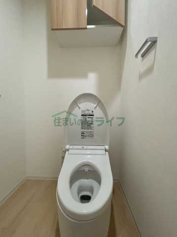 トイレ　別階層の参考写真になります。