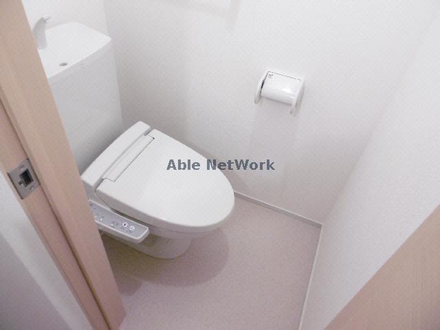 トイレ　温水洗浄便座