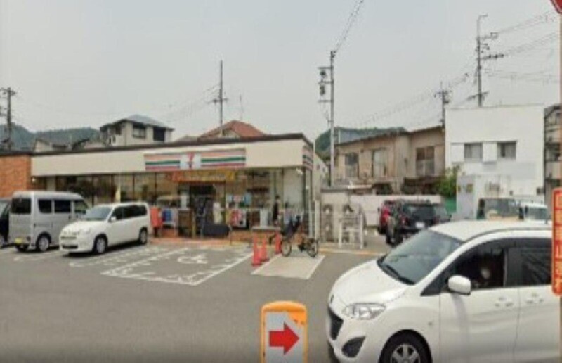 コンビニ　セブンイレブン箕面坊島1丁目店（コンビニ）まで339m