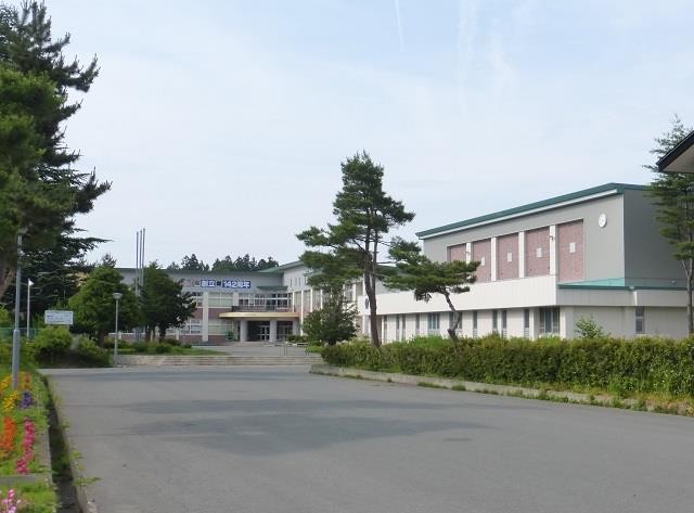 小学校　七戸町立七戸小学校（小学校）まで1296m