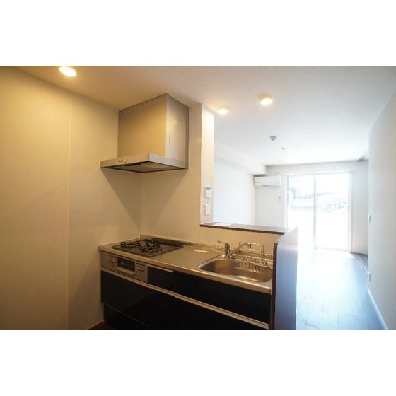 キッチン　※同仕様、別の部屋の写真です