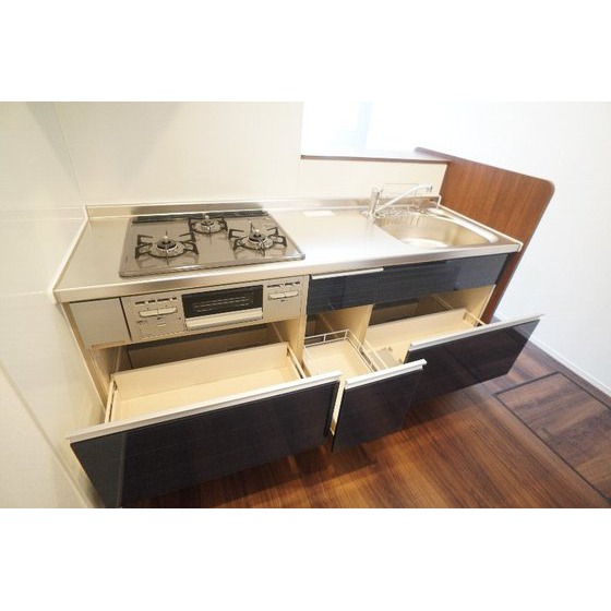 キッチン　※同仕様、別の部屋の写真です