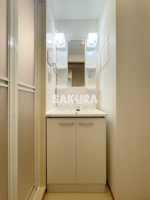 洗面設備　身支度に便利な洗面台！