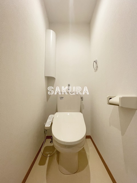 トイレ　嬉しい温水洗浄便座付き♪