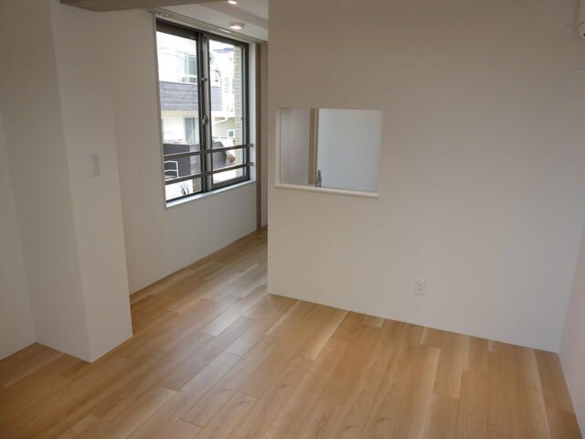 居室・リビング　■24時間換気システム■ダウンライト■内装コンクリート