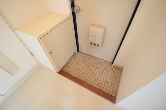 玄関　※別部屋の写真です