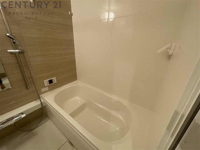 バス・シャワールーム　浴室乾燥機付きです♪