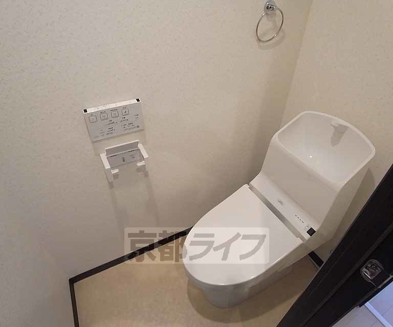 トイレ　ウォシュレット付トイレです。