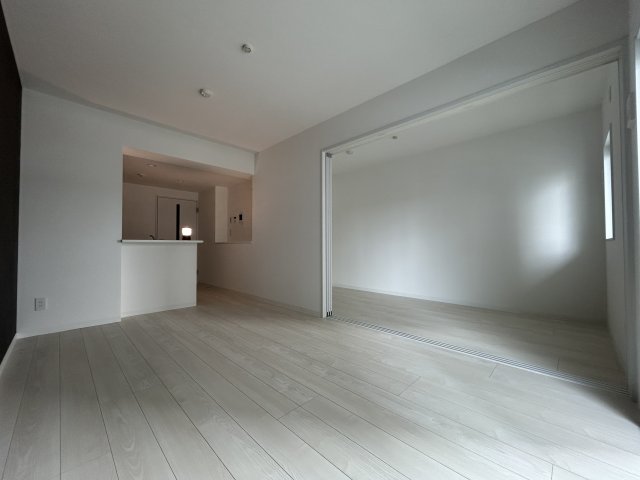 居室・リビング　※写真は建築中の他号室です