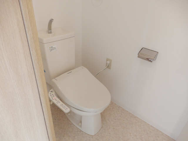 トイレ　シャワー付トイレ　有り