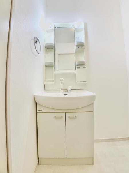 洗面設備　コンパクトで使いやすい洗面所