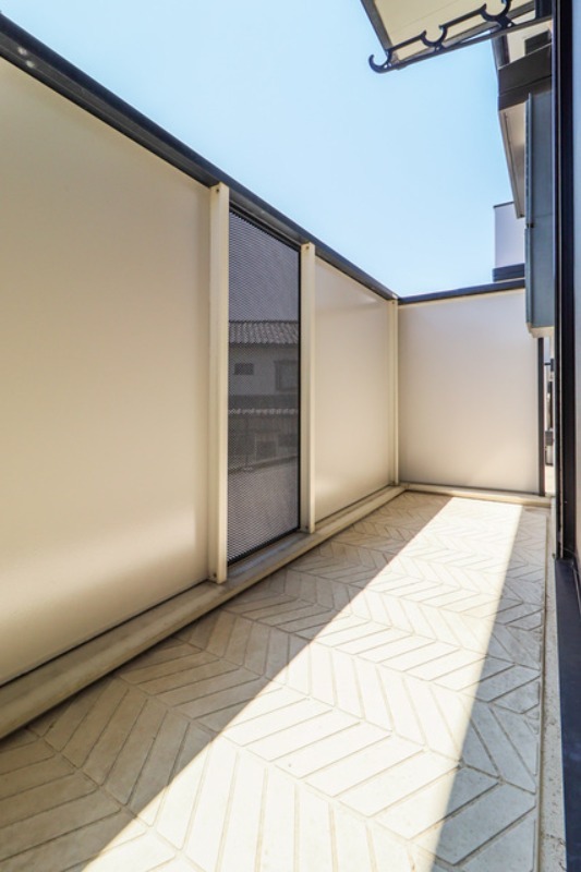 バルコニー　図面と現状に相違がある場合には現状を優先