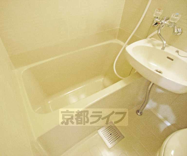 バス・シャワールーム　綺麗なお風呂です。