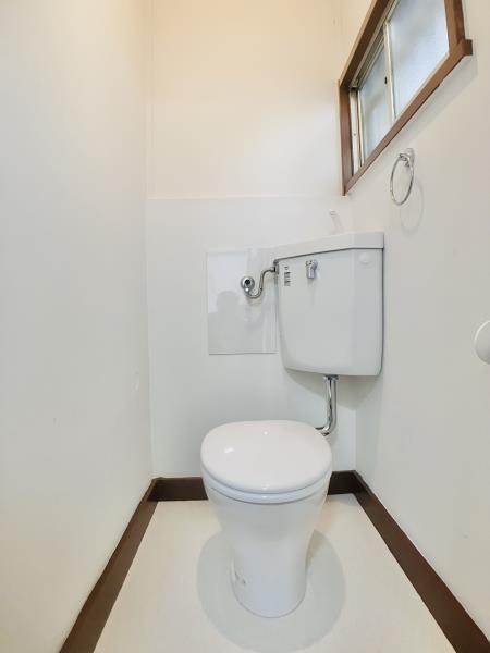 トイレ　清潔感のあるトイレです