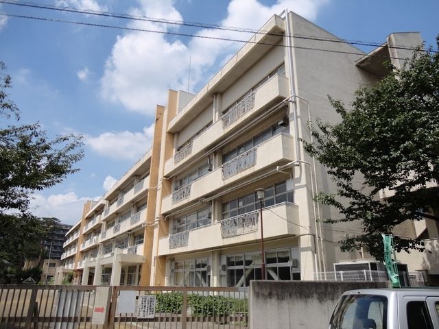 小学校　調布市立上ノ原小学校（小学校）まで730m