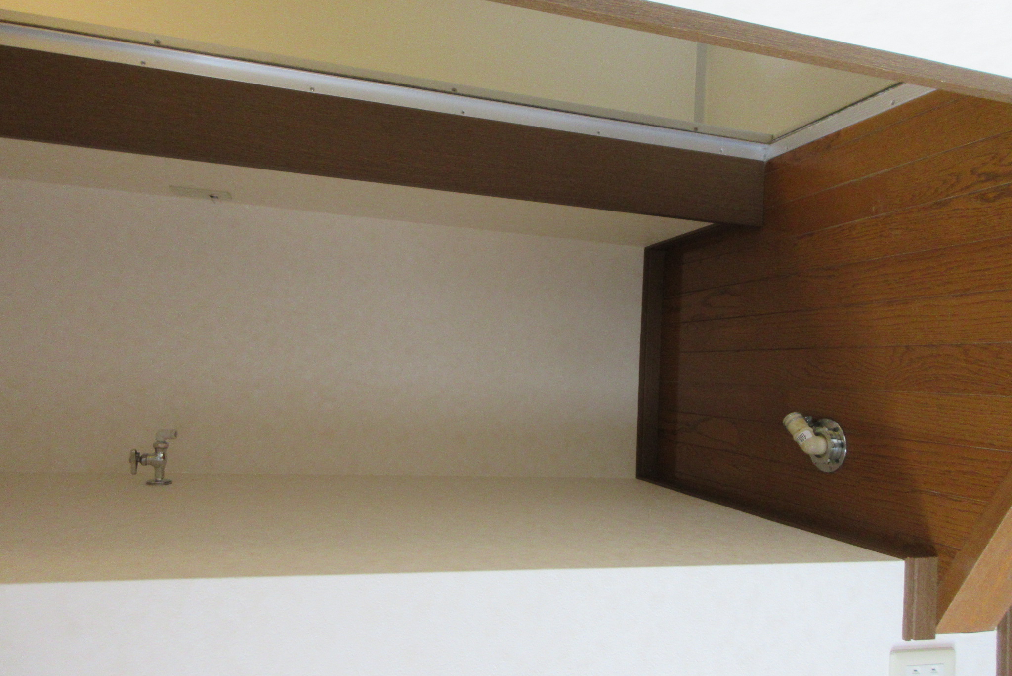 洗面設備　室内洗濯機置き場となります