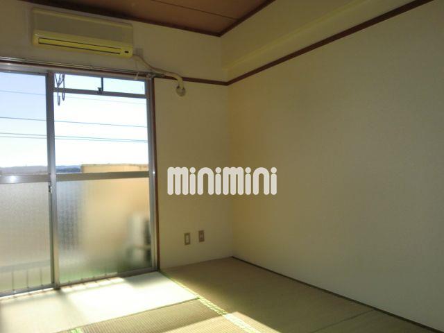 居室・リビング　エアコン付いてます。