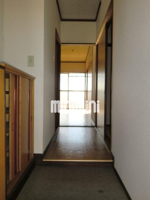 玄関　下駄箱あります。