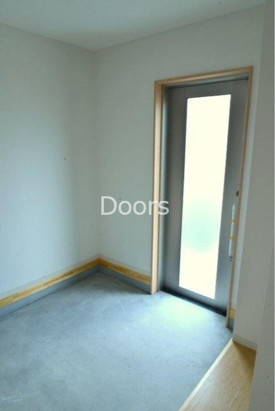 玄関　自転車なども置けます♪