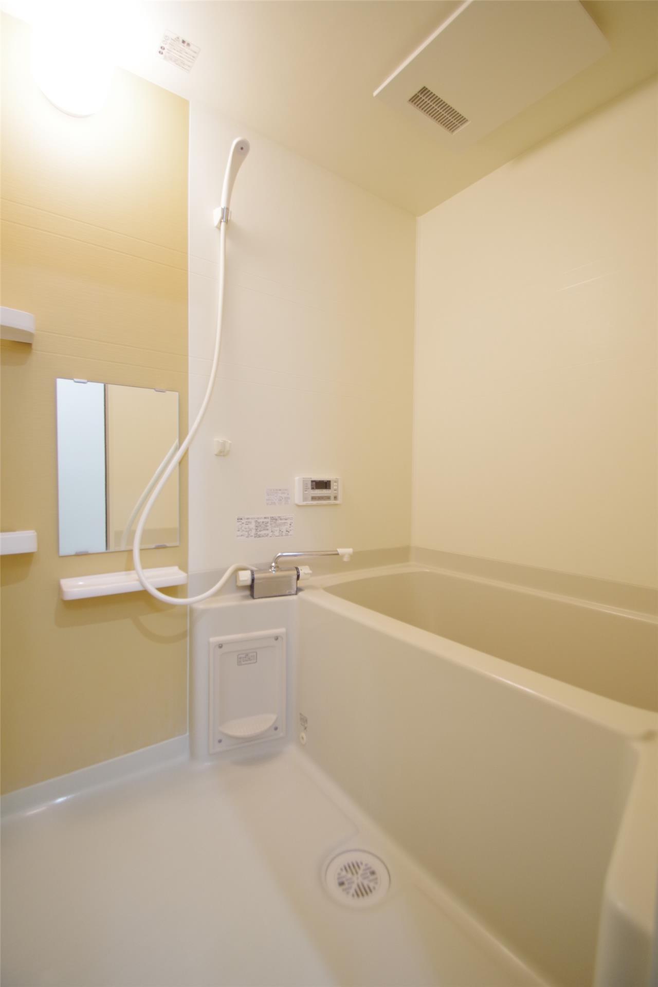 バス・シャワールーム　同タイプ別室の写真です。