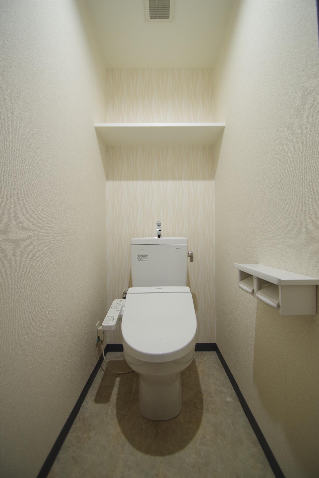 トイレ　同タイプ別室の写真です。