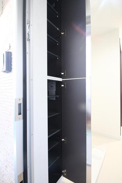 収納　収納　シューズボックス