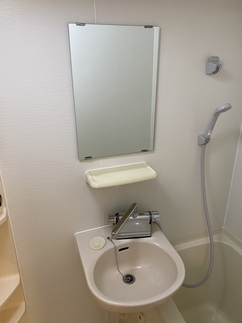 洗面設備　お風呂と一体型です