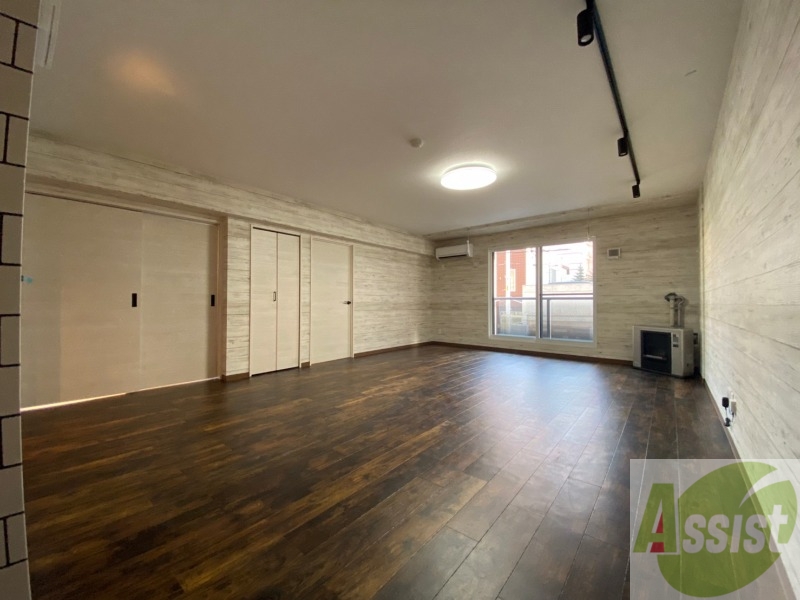 居室・リビング　広くてキレイなお部屋が広がっていて、充実した生活が送れそう。