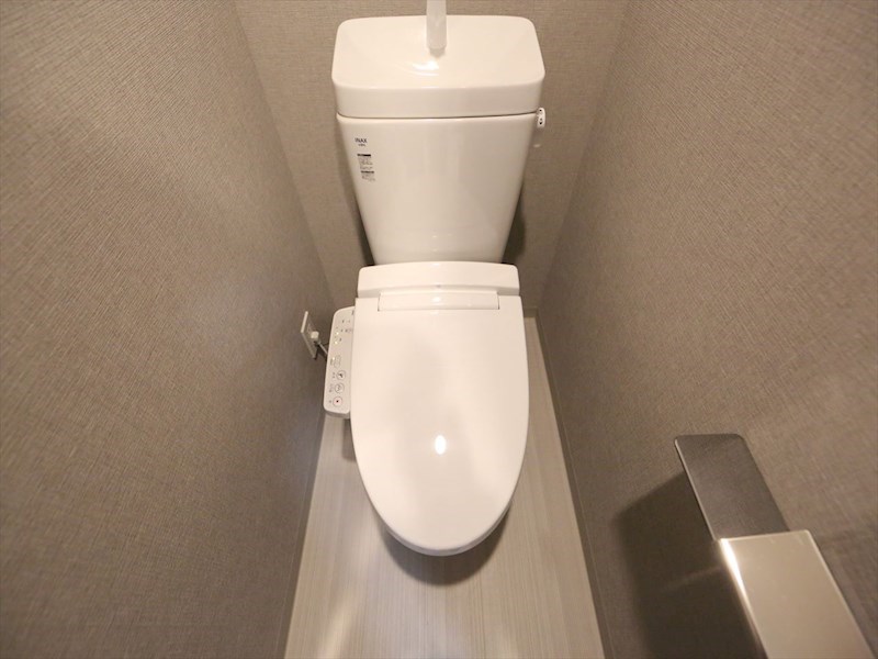 トイレ　温水洗浄暖房便座付トイレ